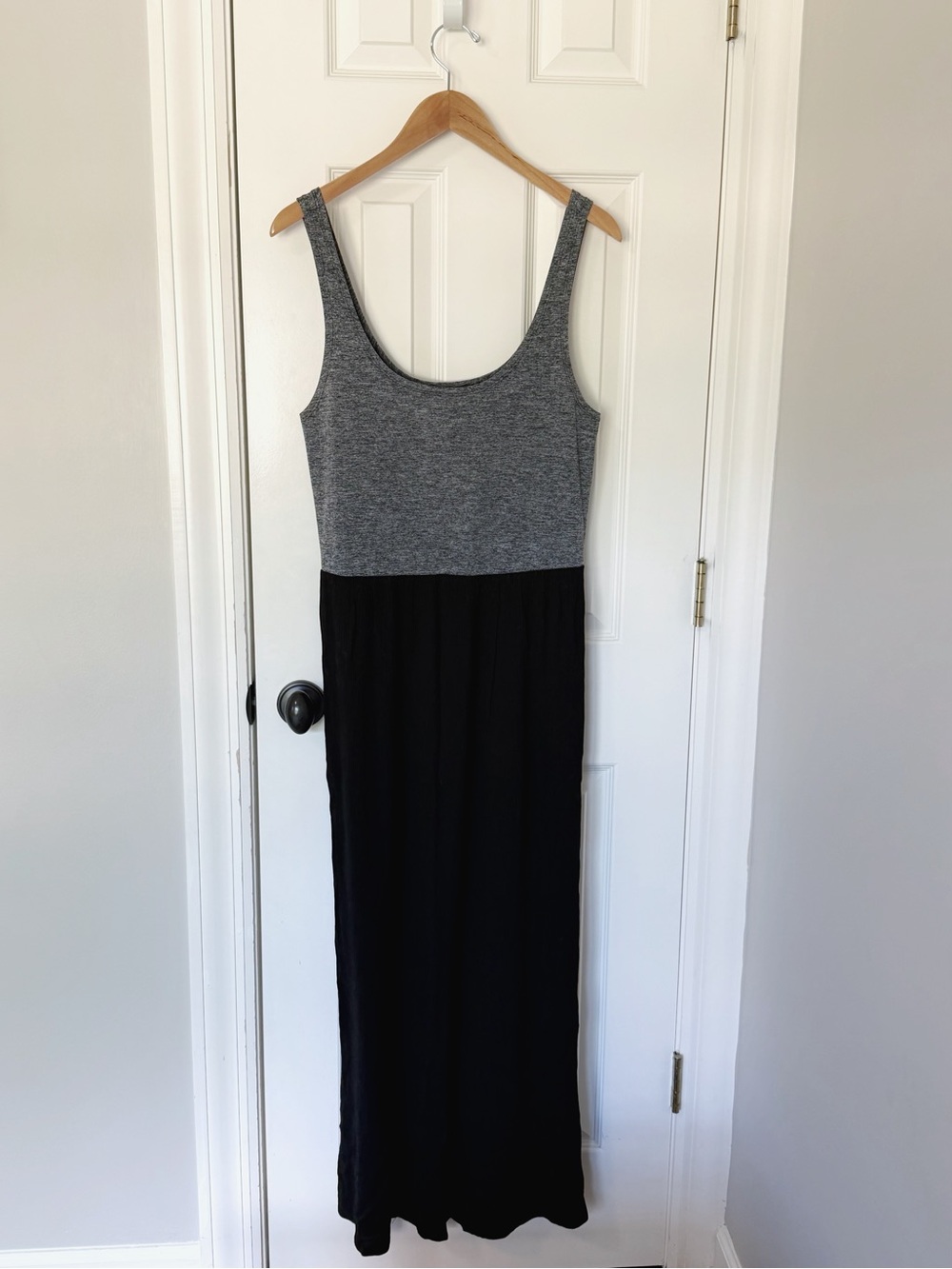 Lou & Grey Black & Gray Maxi Dress, size M
